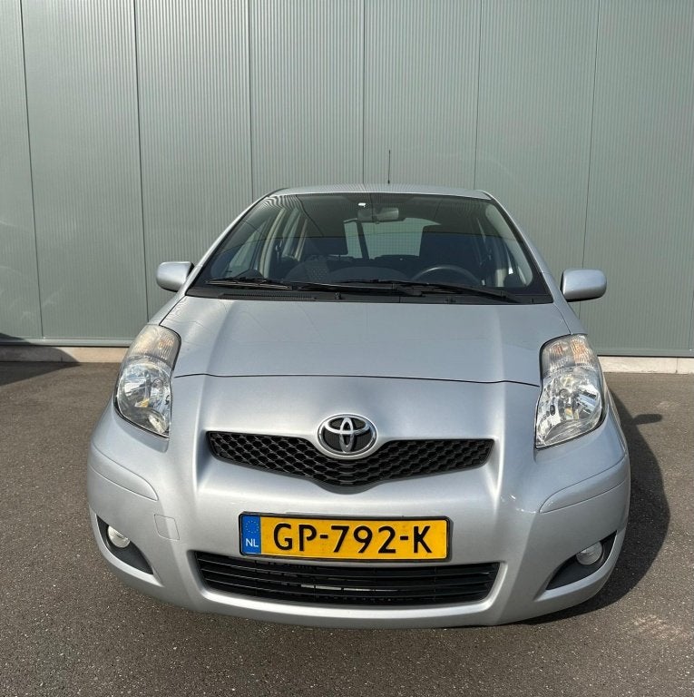Toyota Yaris 1.3 VVTi Aspiration AIRCO | ONDERHOUDSBOEKJE !, Euro 5, 40 €/maand, 4 cilinders, 1329 cc