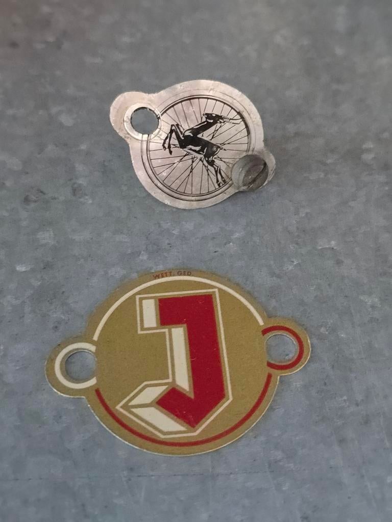 2 antieke balhoofdplaatjes Gazelle & Juncker €20, Fietsen en Brommers, Fietsaccessoires | Overige Fietsaccessoires, Zo goed als nieuw