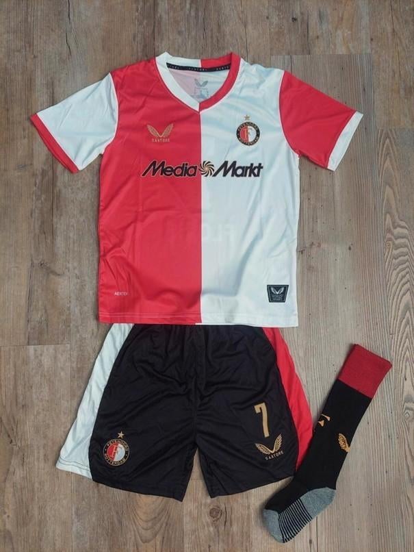 Feyenoord tenue kids 25/26, Sport en Fitness, Voetbal, Maat XS of kleiner, Ophalen of Verzenden, Nieuw, Set