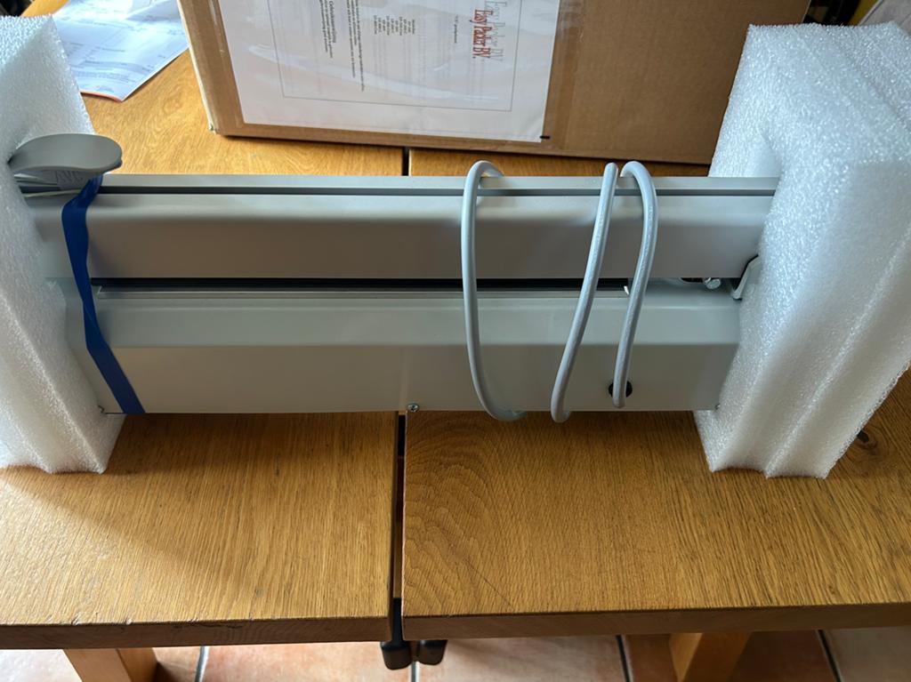 Nieuw - Impulse sealer - sealmachine met snijmechanisme, Doe-het-zelf en Verbouw, Ophalen of Verzenden