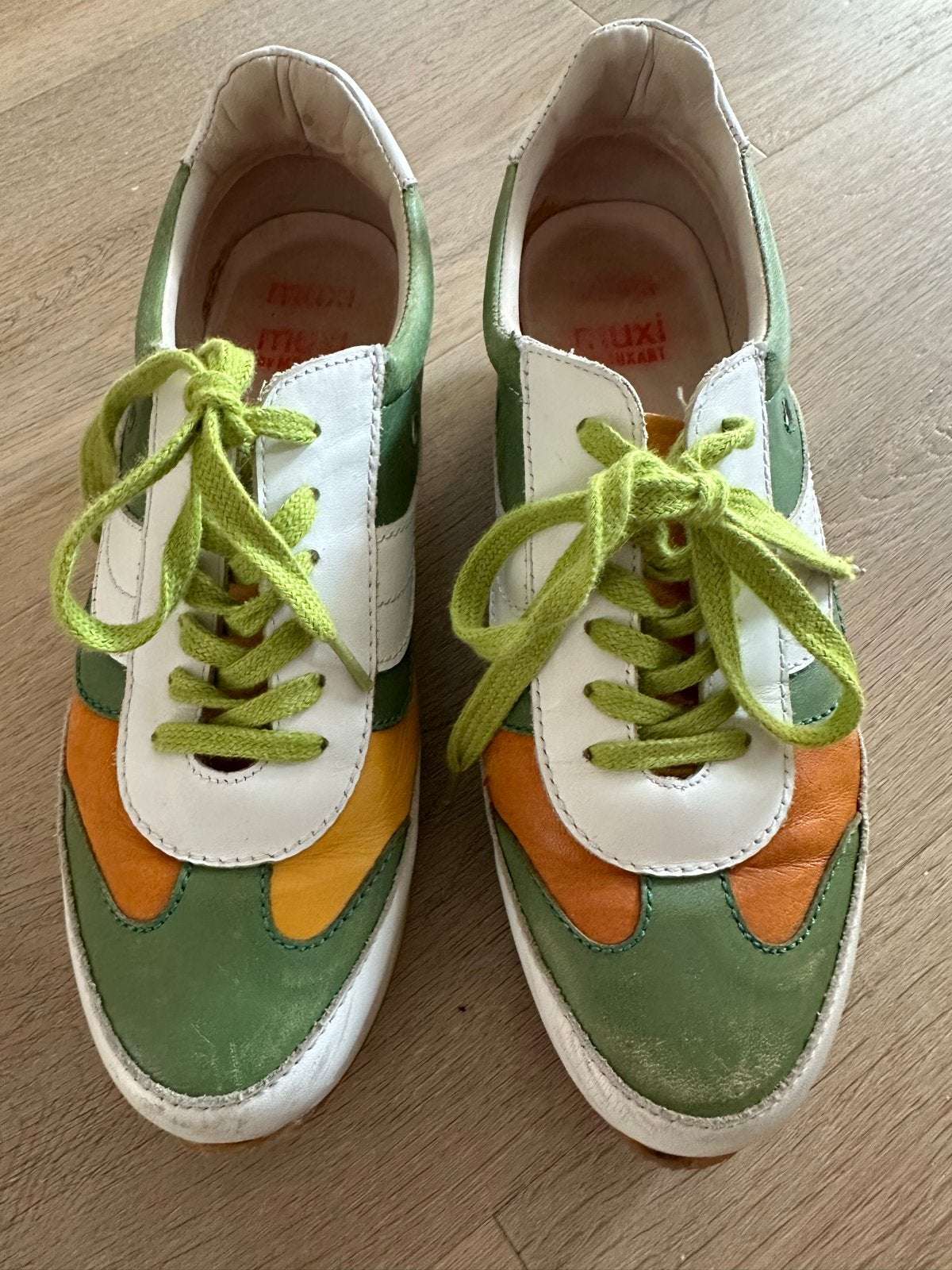 Muxi by Muxart sneakers - Groen, Oranje, Wit mt 39, Kleding | Dames, Schoenen, Ophalen, Gedragen, Groen, Sneakers of Gympen