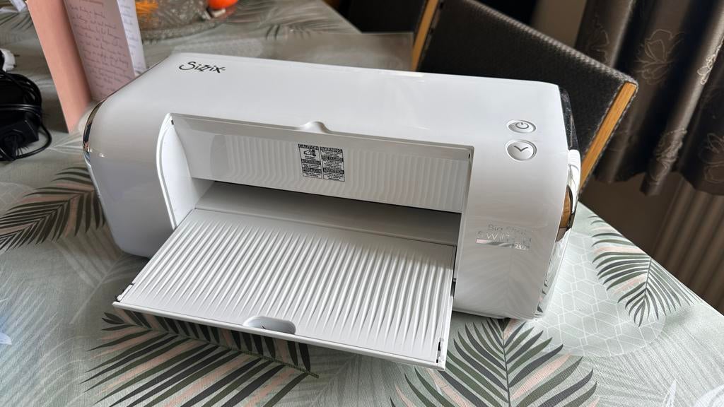 Sizzix Big Shot Switch Plus - Automatische Stansmachine -, Ophalen, Zo goed als nieuw