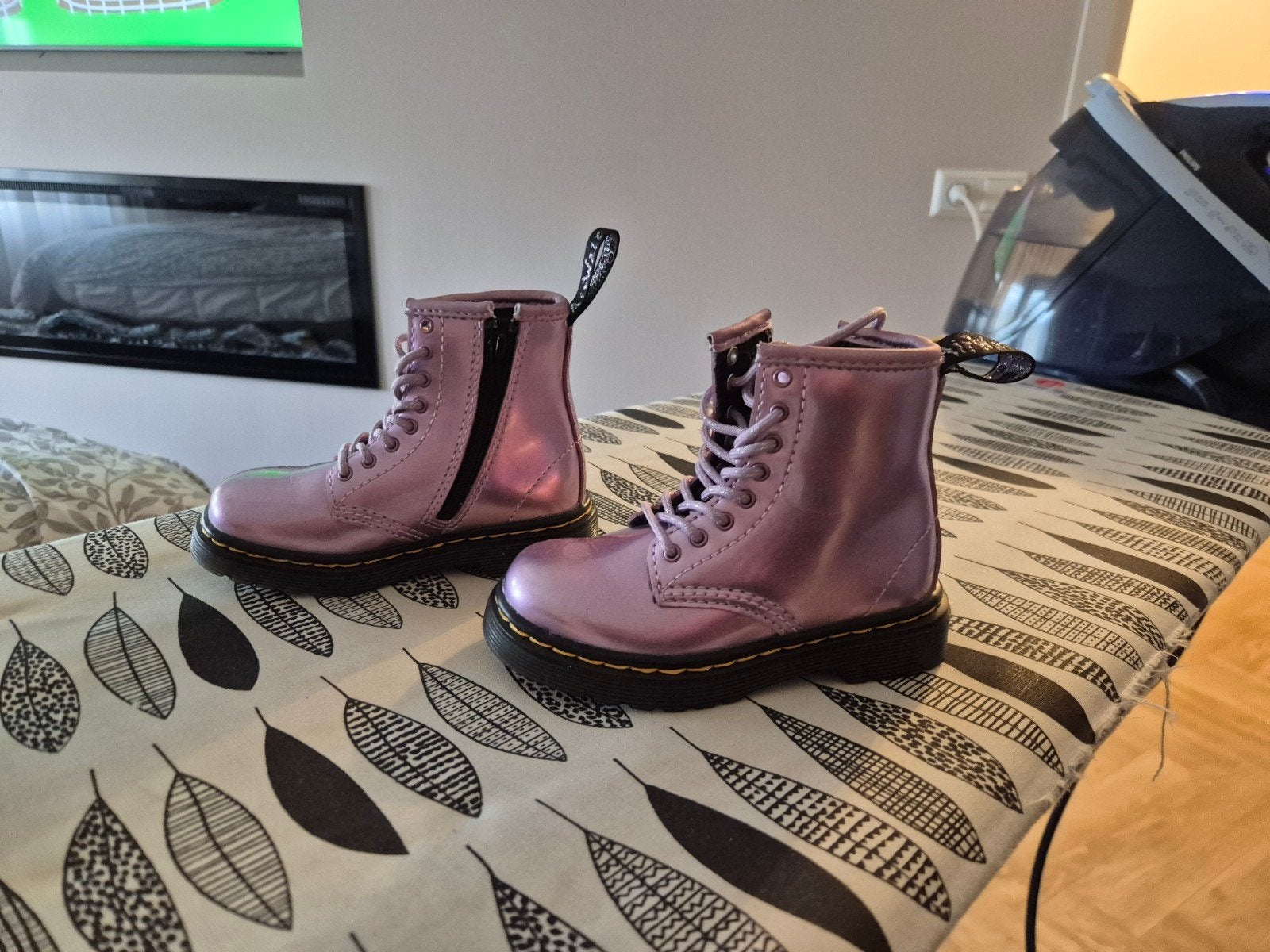 Dr. Martens maat 23 kinderschoenen zgan, Kinderen en Baby's, Kinderkleding | Schoenen en Sokken, Ophalen of Verzenden, Zo goed als nieuw