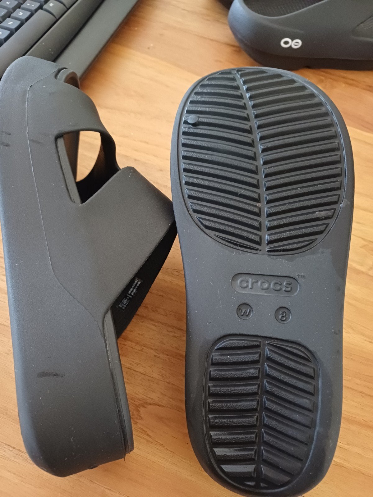 NieuweZwarte Crocs Classic Crocs Sandal - Maat W8 (EU 38-39), Slippers, Zwart, Nieuw, Ophalen of Verzenden
