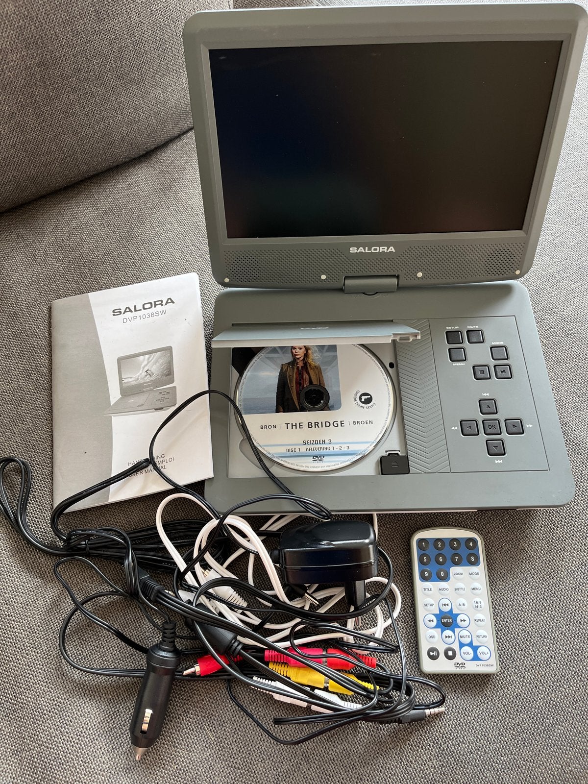 Salora DVP1038SW Draagbare DVD Speler met Afstandsbediening, Audio, Tv en Foto, Dvd-spelers, Gebruikt, Draagbaar, Ophalen of Verzenden