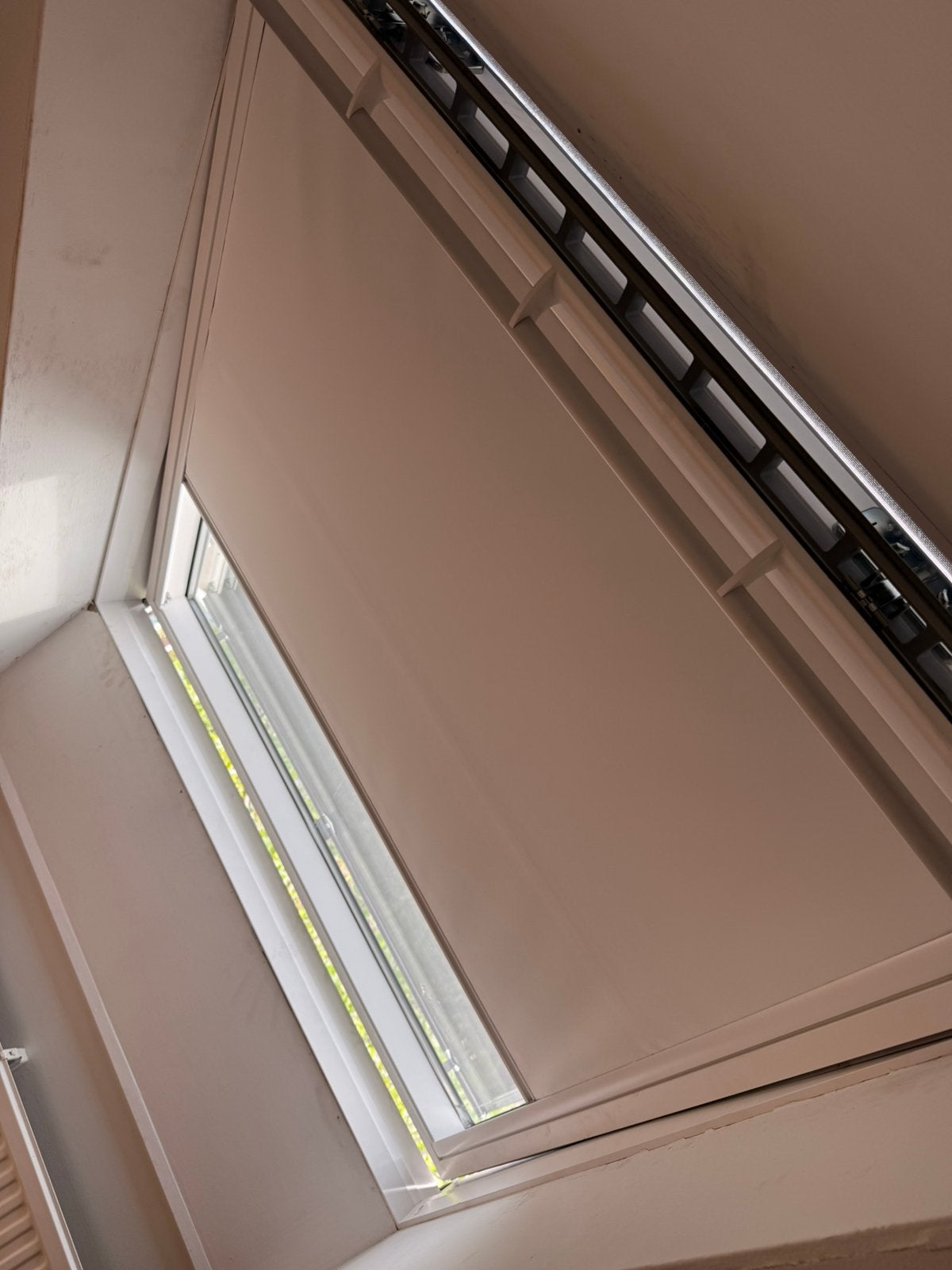 DKL U08 1025S verduisterend rolgordijn, Ophalen, Gebruikt, 100 tot 150 cm, Wit