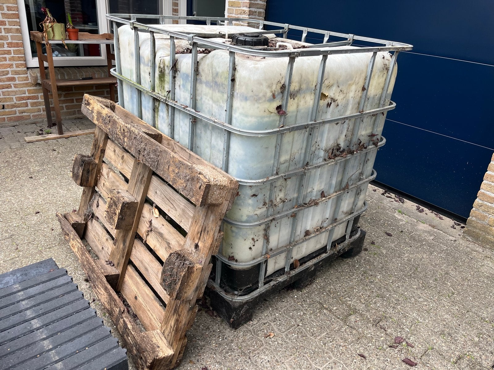 1000 liter IBC vat met pallet voor regenwateropvang, 150 liter of meer, Ophalen, Gebruikt, Kunststof
