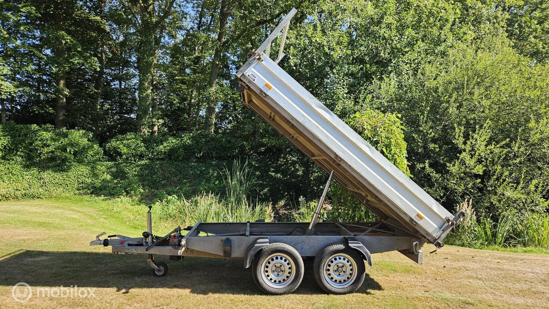 Humbaur 3 zijdige kipper kiep aanhanger, Gebruikt