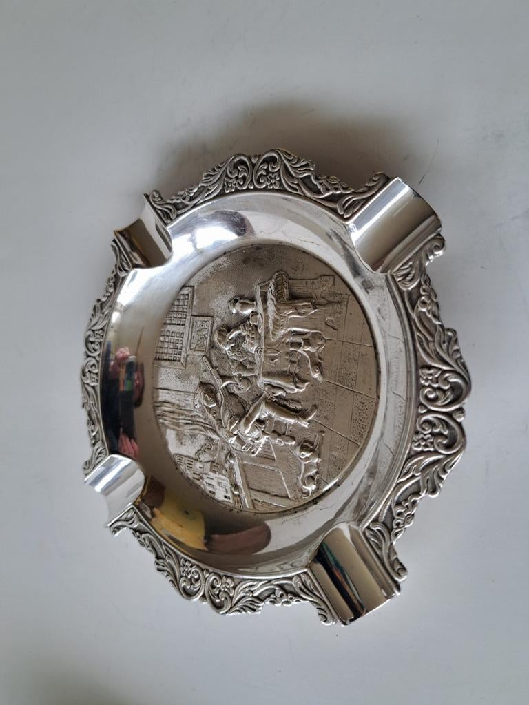 Verzilverde asbakken met reliëf decoratie, Antiek en Kunst, Ophalen of Verzenden