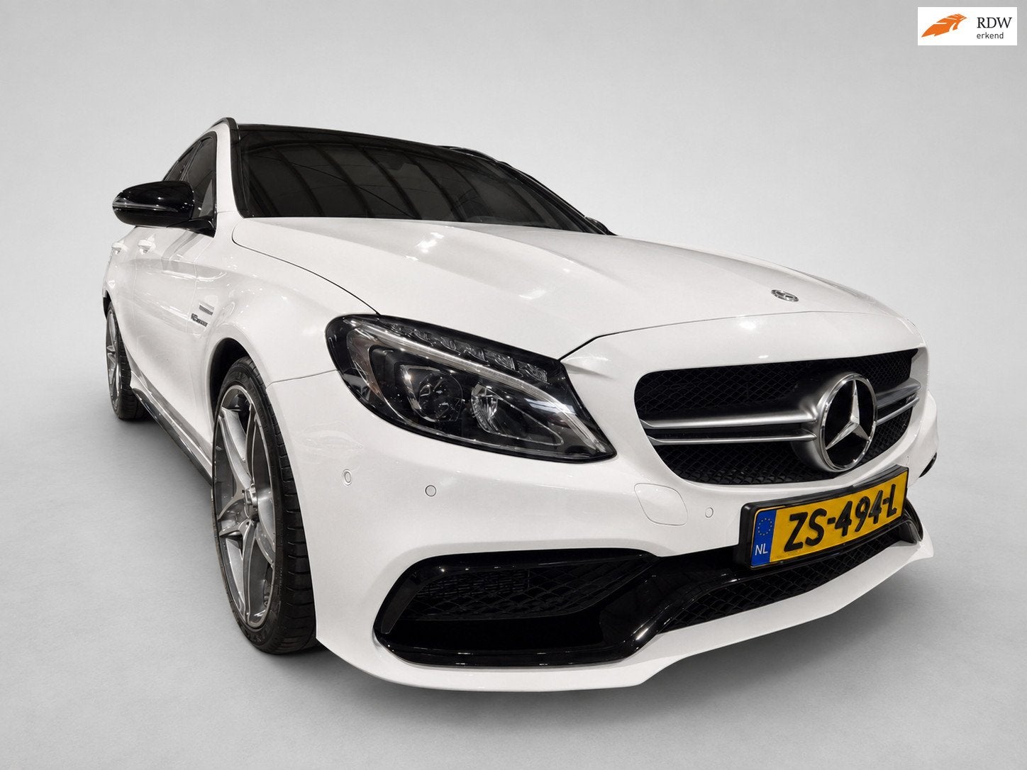 Mercedes-Benz C-klasse Estate AMG 63 - Dealeronderhouden - P, Auto's, Automaat, Dealer onderhouden, Achterwielaandrijving, Gebruikt
