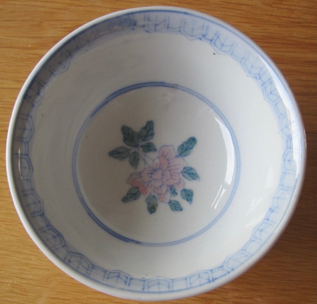 Chinees porseleinen kommetje met bloem motieven - roze groen, Aziatisch, Overige merken, Ophalen of Verzenden, Zo goed als nieuw