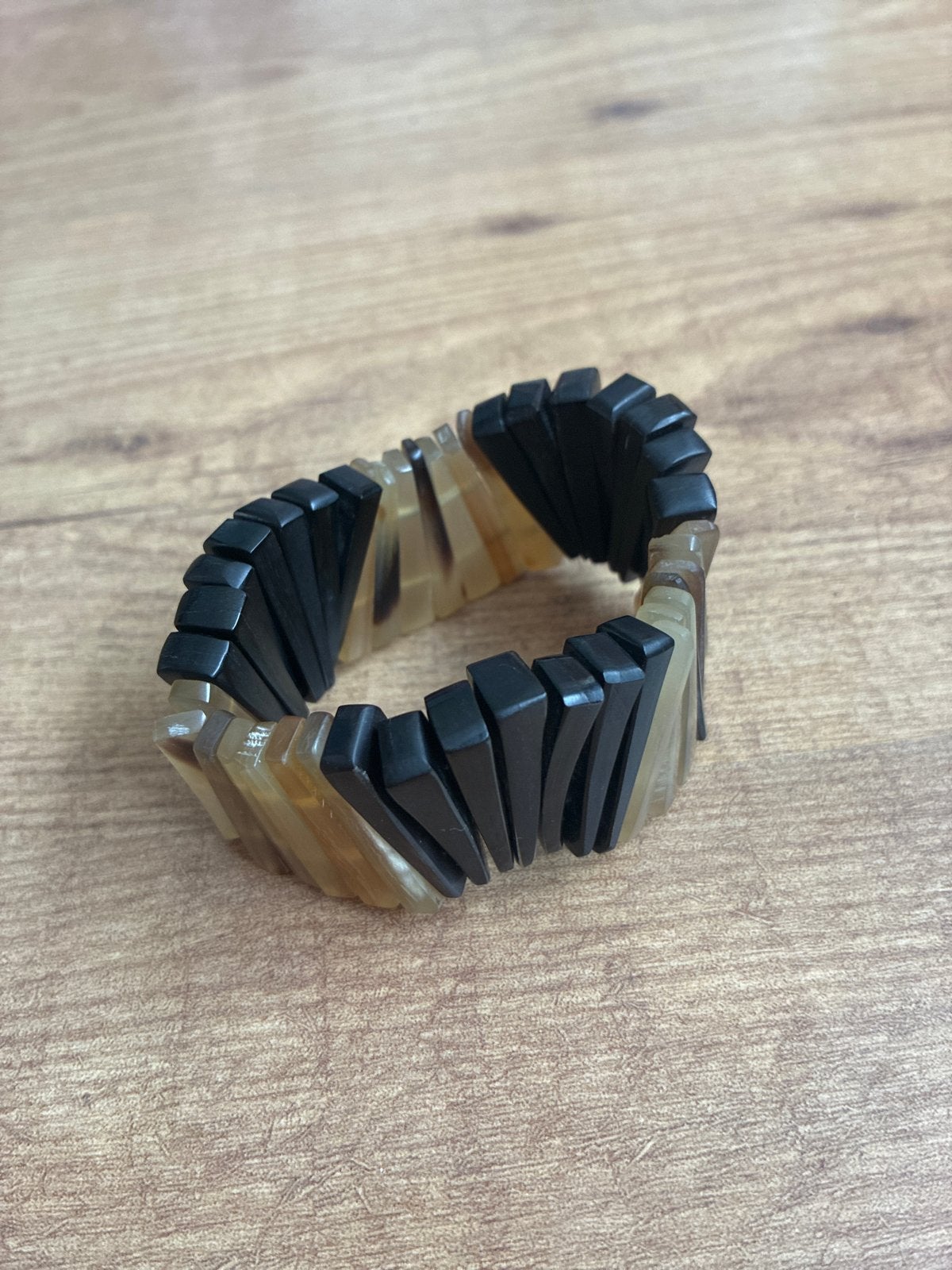 Mooie armband van hoorn, zwart en bruin, Ophalen of Verzenden, Gebruikt, Bruin, Overige materialen