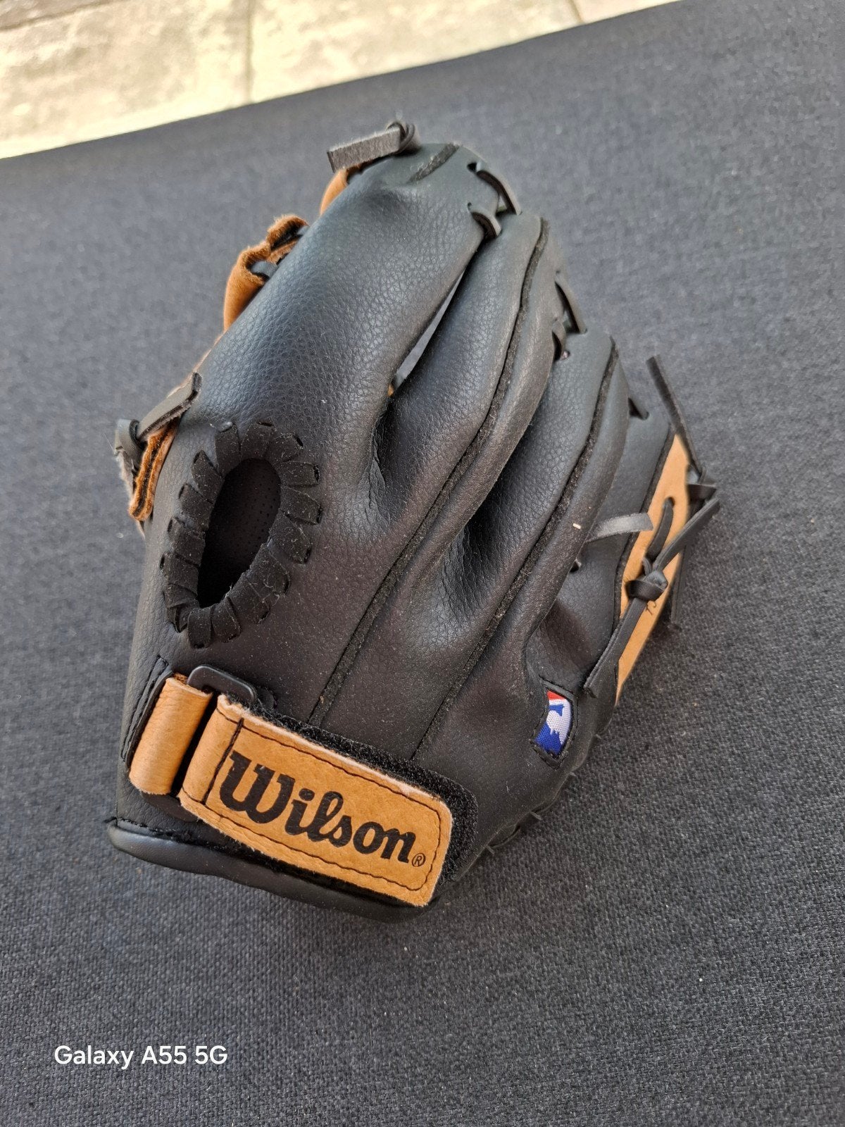 Wilson A360 T-Ball Honkbalhandschoen - Zwart/Bruin 9 inch, Ophalen of Verzenden, Wilson, Nvt, Nvt