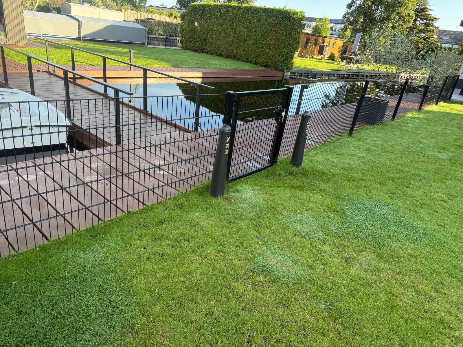 Zwart dubbelstaafmat hekwerk 100cm met looppoort +/- 25meter, Ophalen, Met poort, Dubbelstaafmat hekwerk, Zo goed als nieuw