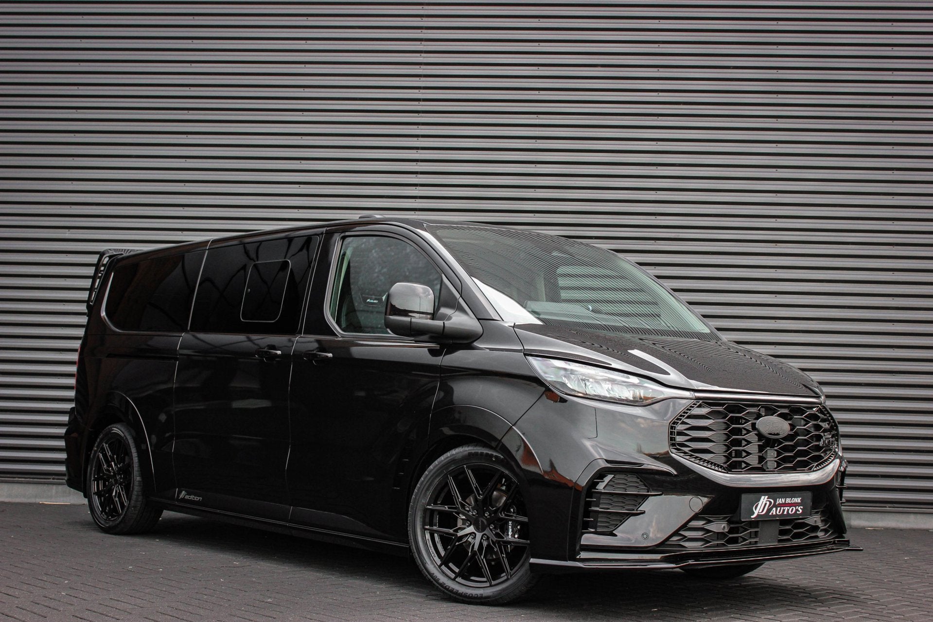 Ford TRANSIT CUSTOM 320 2.0 TDCI L2H1 MS-RT DC AWD DUBBEL CA, Automatische klimaatregeling, 4 cilinders, Zwart, Bedrijf