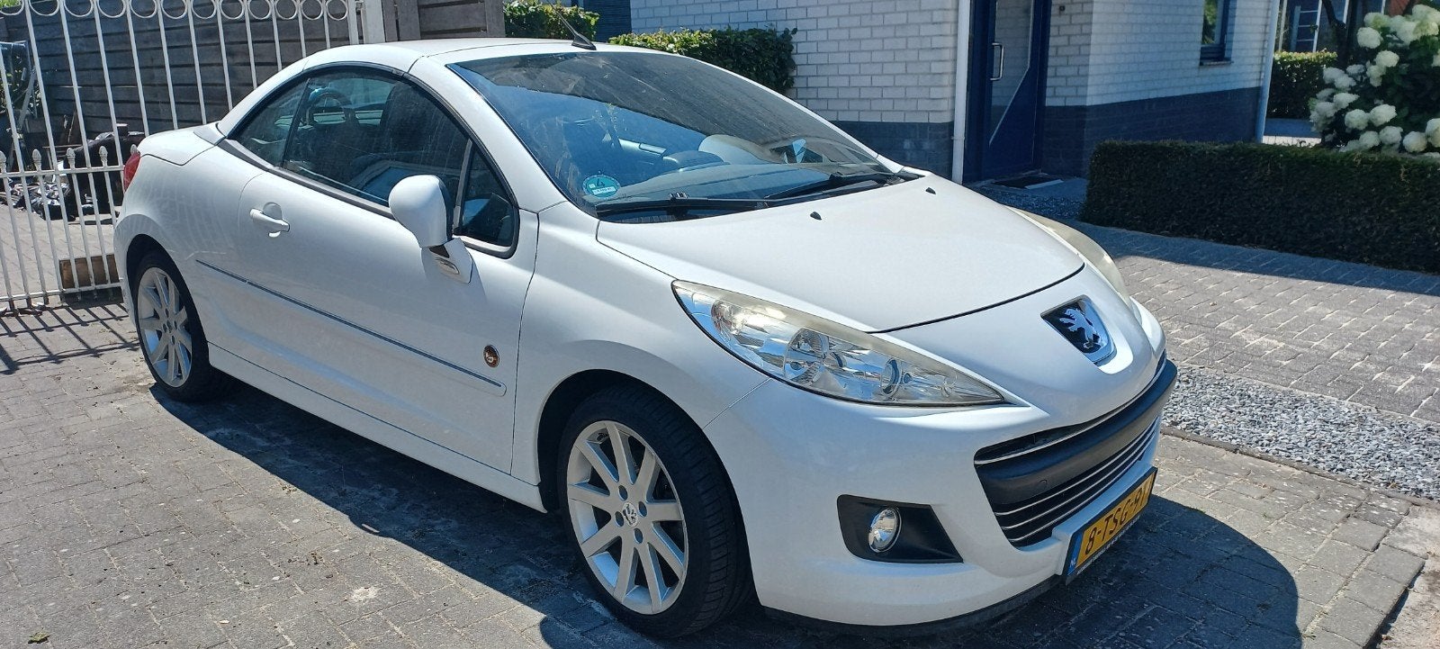Peugeot 207 1.6 16V Turbo CC 2011 Wit, Voorwielaandrijving, Cabriolet, 4 stoelen, 75 €/maand