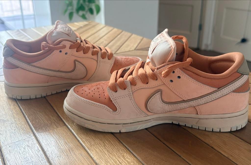 Nike Dunk Low 'Light Soft Pink'- Maat 38,5 - nieuw, Kleding | Dames, Schoenen, Nieuw, Ophalen of Verzenden, Sneakers of Gympen