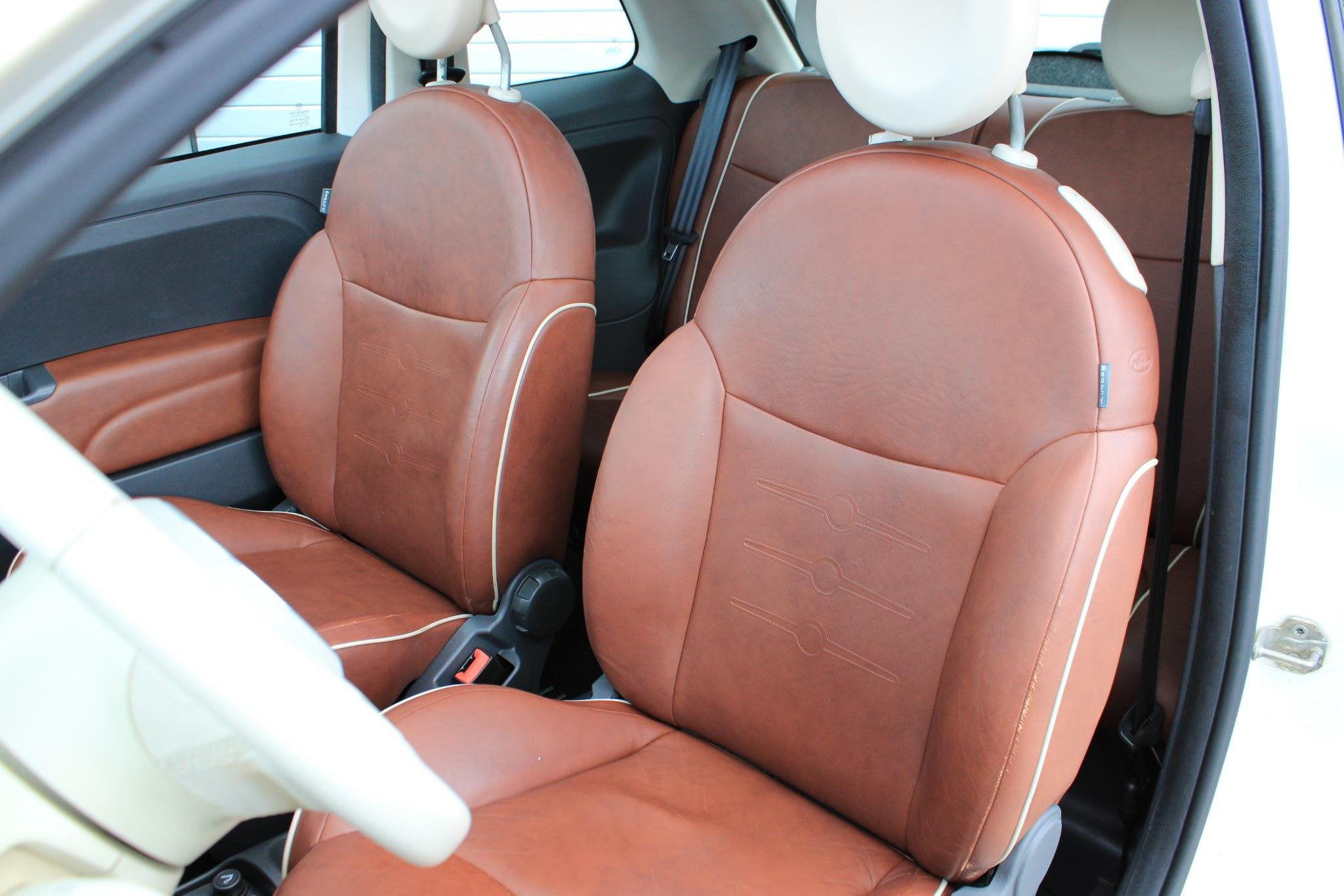 Fiat 500 1.2 Lounge Pano | Bruin Leder | Clima | Parelmoer W, Auto's, Voorwielaandrijving, Euro 5, Gebruikt, 1242 cc