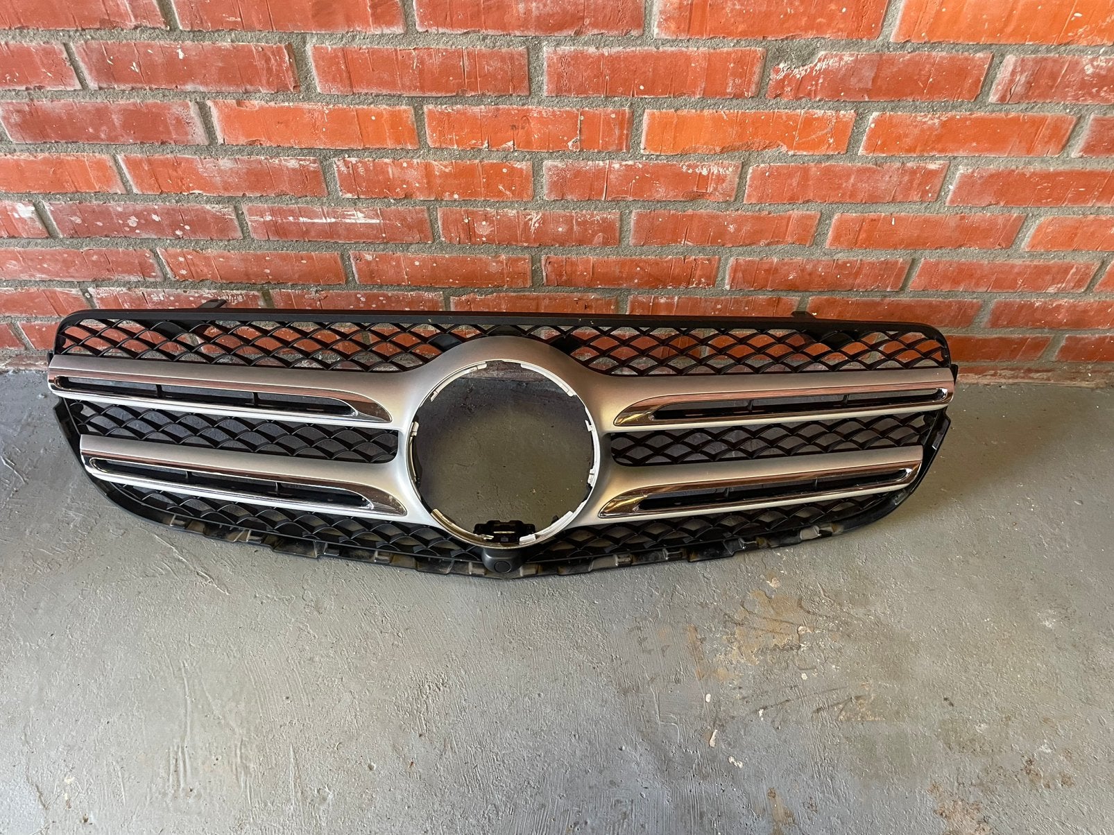 Mercedes GLC Grille W253 X253 Origineel, Gebruikt, Voor, Mercedes-Benz, Ophalen of Verzenden