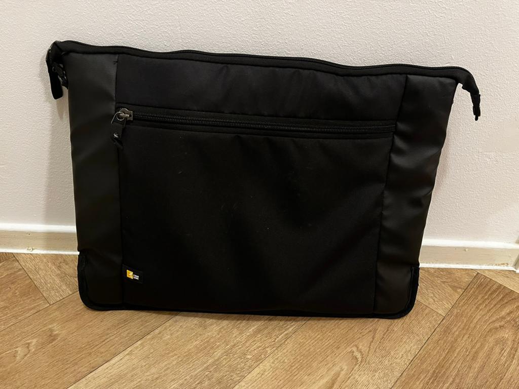 Case Logic 15inch laptop hoes, 15 inch, Ophalen of Verzenden, Zo goed als nieuw, Zwart