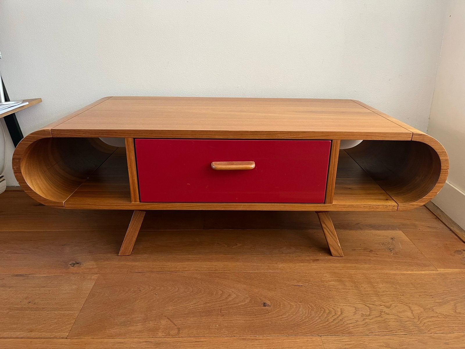 MADE Salontafel van massief notenhout met lade, Ophalen, 100 tot 150 cm, 50 tot 100 cm, Zo goed als nieuw