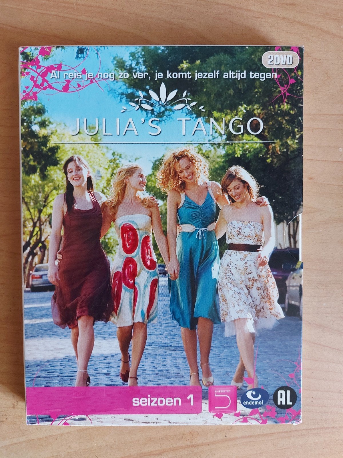 Julia's Tango - Seizoen 1, Alle leeftijden, Ophalen of Verzenden, Zo goed als nieuw, Komedie