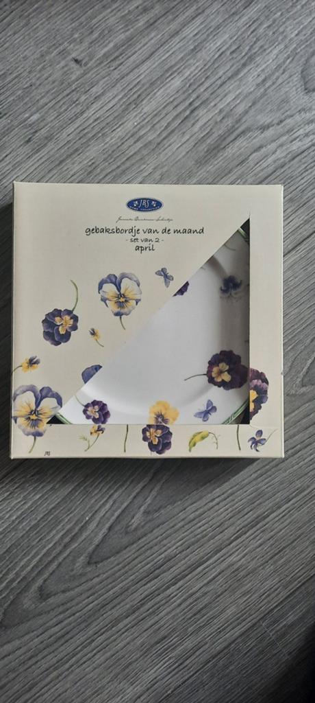 Nieuwe gabaksbordjes janneke brinkman maand april, Nieuw, Ophalen of Verzenden, Bord(en), Overige stijlen