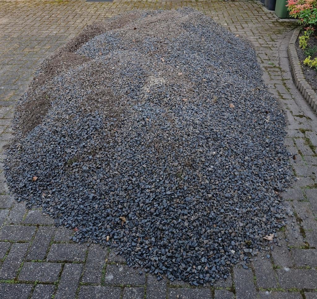 Gezocht, 2 m3 basalt split 8-16, Ophalen, Antraciet, Basalt, Split