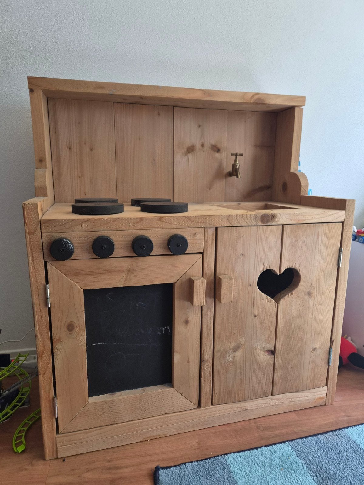 steiger houten Speelkeuken met Hartjesdetail, Ophalen, Gebruikt, Hout, Speelkeuken