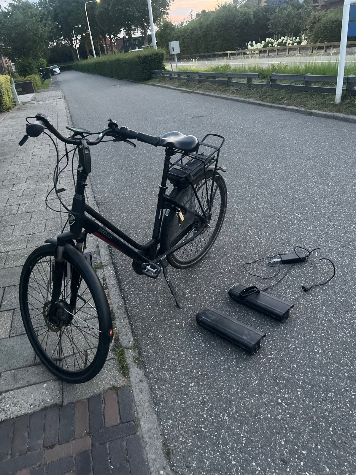 Defecte Stella Vicenza e-bike met 2 accu's en oplader, Fietsen en Brommers, Elektrische fietsen, Ophalen, Gebruikt, Overige merken