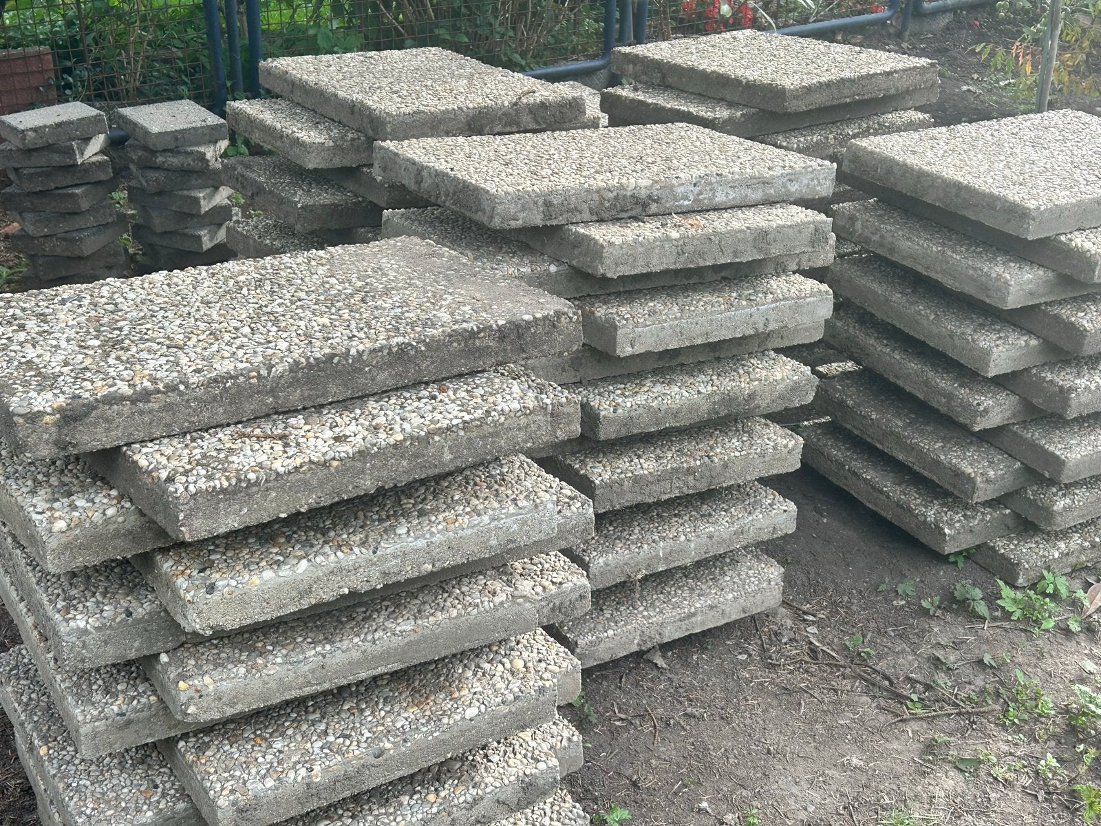 100 Gebruikte terrastegels van beton 60x40, en 20x20, Ophalen, Gebruikt, 10 m² of meer, Beton