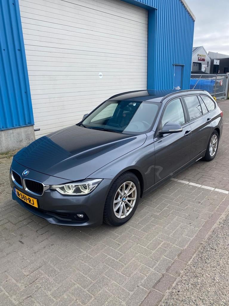 BMW 3-Serie 320d High Executive Efficientdynamics 2017 Grijs, Auto's, BMW, Automaat, 745 kg, Achterwielaandrijving, Zwart