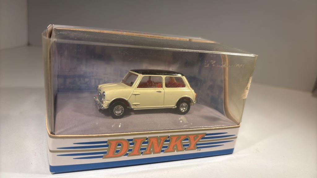 Mini cooper dinky matchbox 1.43