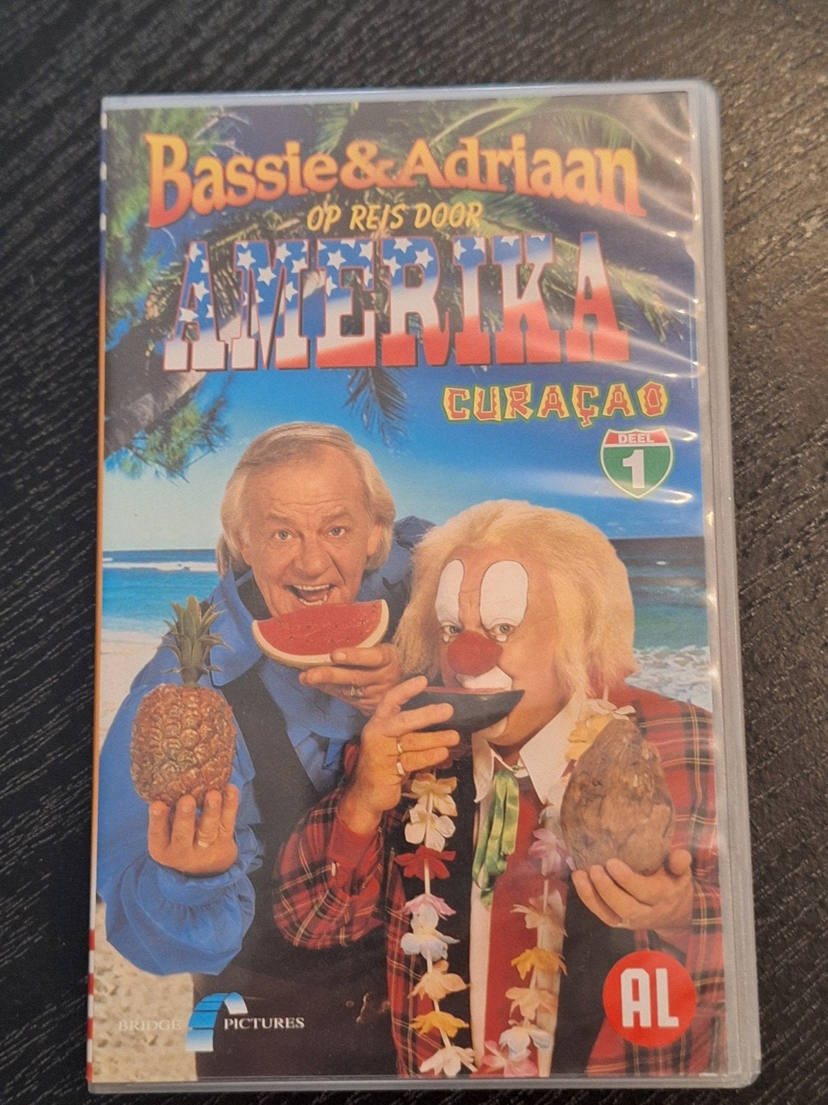 Bassie & Adriaan: Op Reis Door Amerika & Curaçao (VHS), Alle leeftijden, Ophalen of Verzenden, Gebruikt, Actie en Avontuur