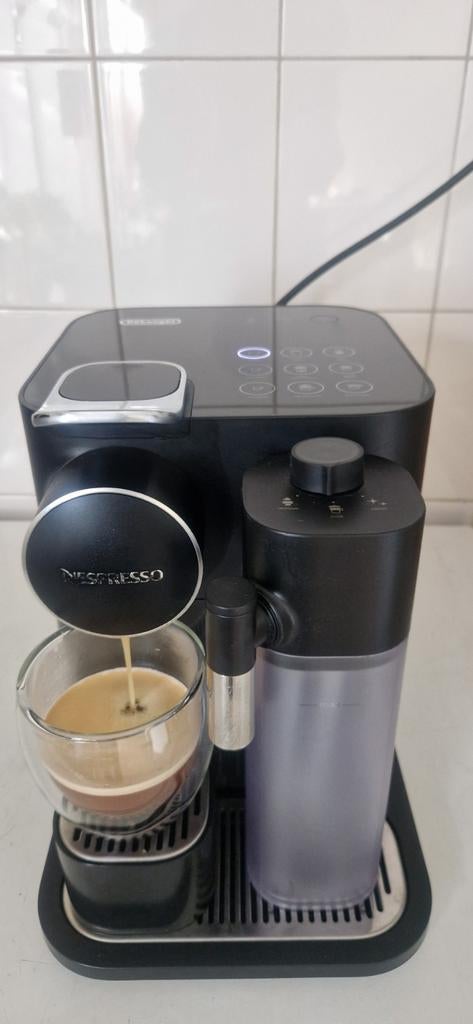 DeLonghi Gran Lattissima  Nespresso apparaat, Witgoed en Apparatuur, Koffiezetapparaten, Ophalen of Verzenden, Zo goed als nieuw