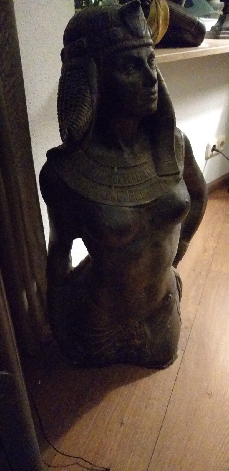 Egyptische zware betonnen beeld, Ophalen