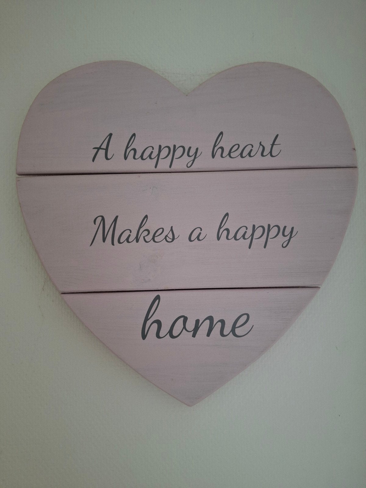Houten hart decoratie - "A happy heart makes a happy home", Hout, Roze, Ophalen of Verzenden, Landelijk
