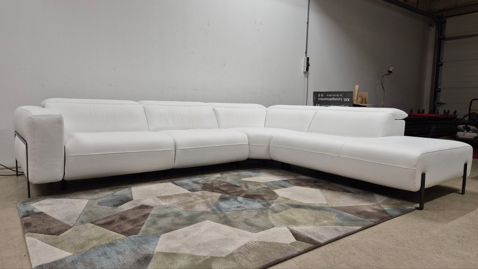 Pas half jaar oude Italiaanse top design hoekbank NWP €6400