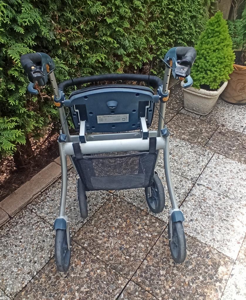 Rollator fabr. Khargo, Ophalen, Gebruikt