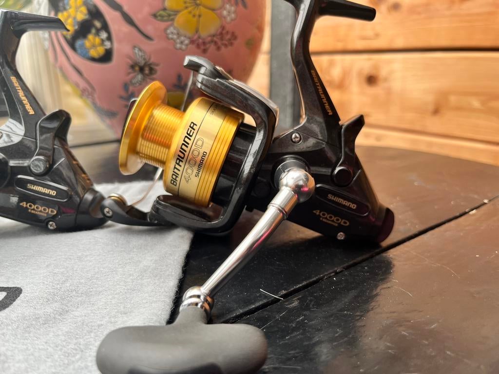 Shimano 4000 D  baitrunner 1 x, Watersport en Boten, Ophalen, Zo goed als nieuw, Molen