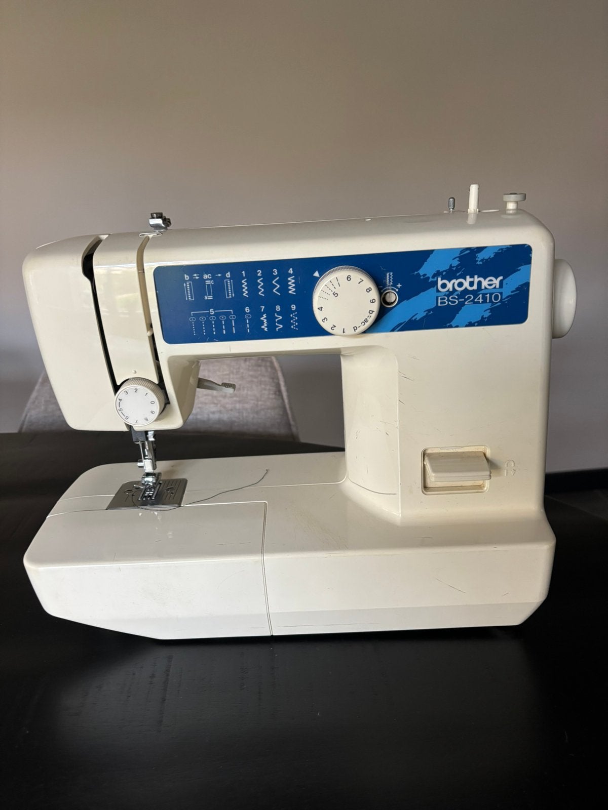 Brother BS-2410 naaimachine, Hobby en Vrije tijd, Naaimachines en Toebehoren, Ophalen, Gebruikt, Naaimachine, Brother
