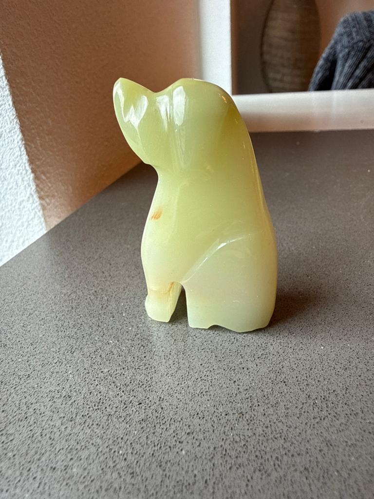 Onyx Beeldje Hond - Uniek Groen/Oranje Steen, Minder dan 20 cm, Ophalen of Verzenden, Steen of Keramiek, Beeld