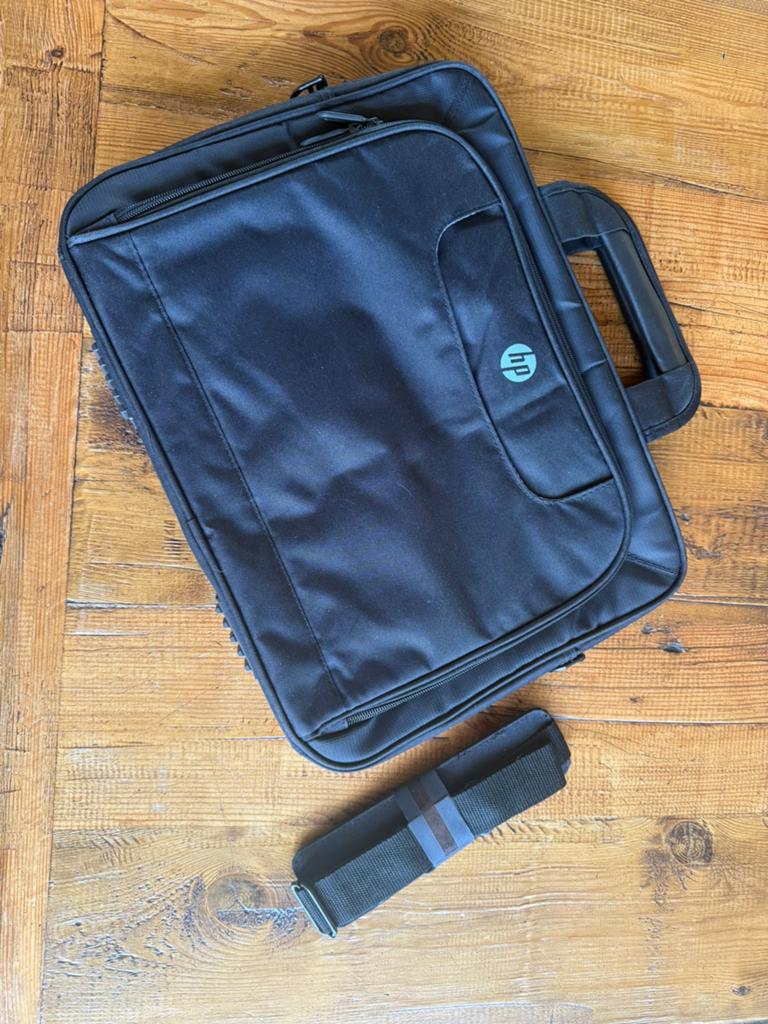 HP Laptoptas - Zwart - 17 inch, Computers en Software, Laptoptassen, Gevoerd laptopvak, 17 inch of meer, Ophalen of Verzenden