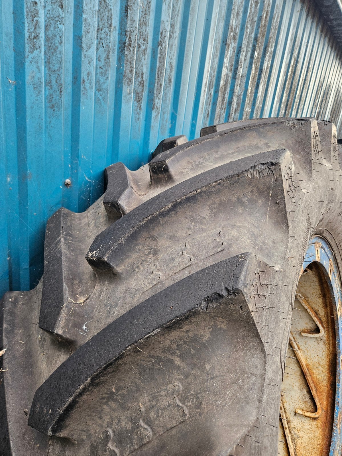 Bkt 650/65r38, Ophalen
