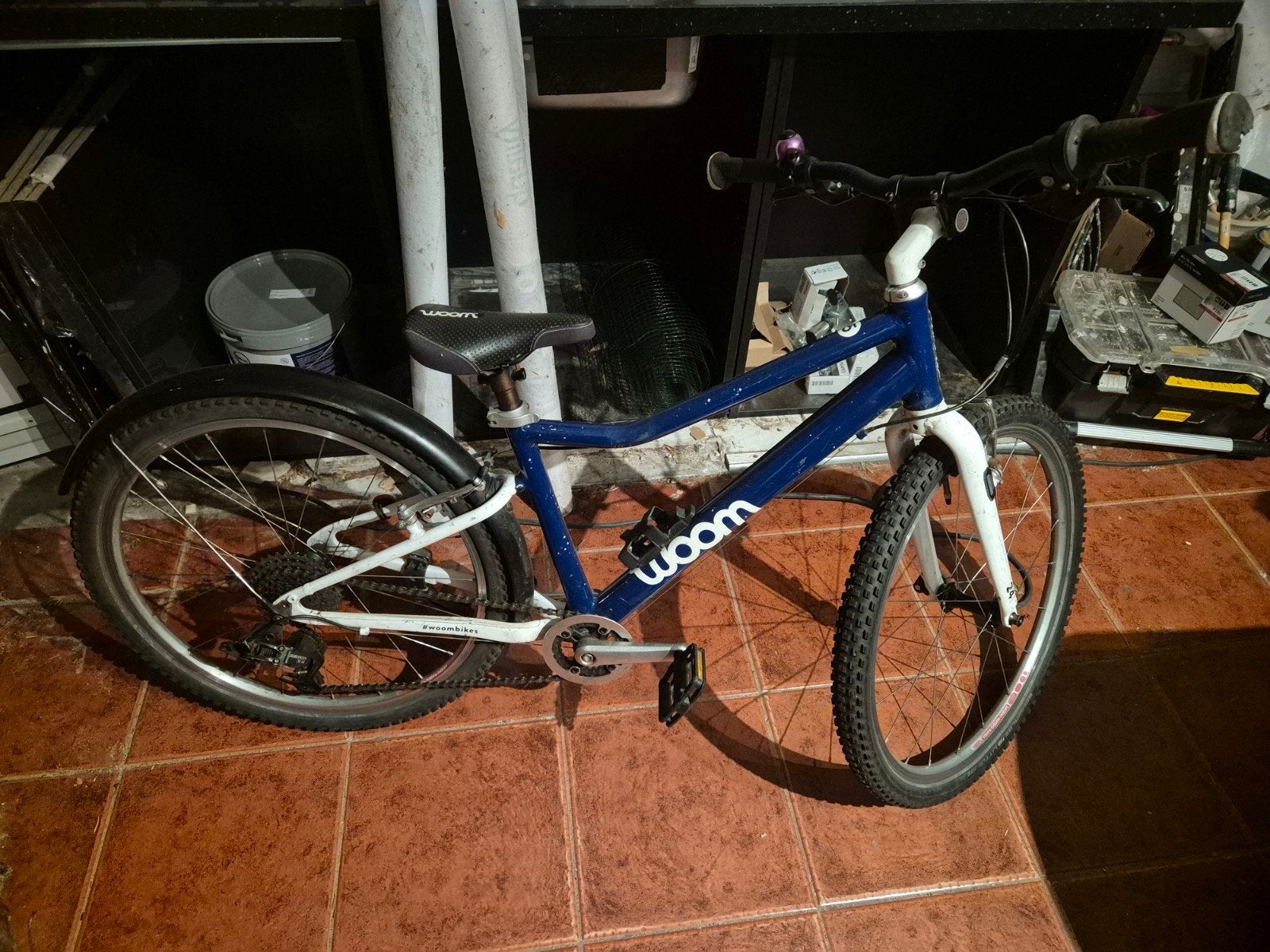 Woom 5 kinderfiets - Blauw, Ophalen, 20 inch of meer, Gebruikt, Velgrem