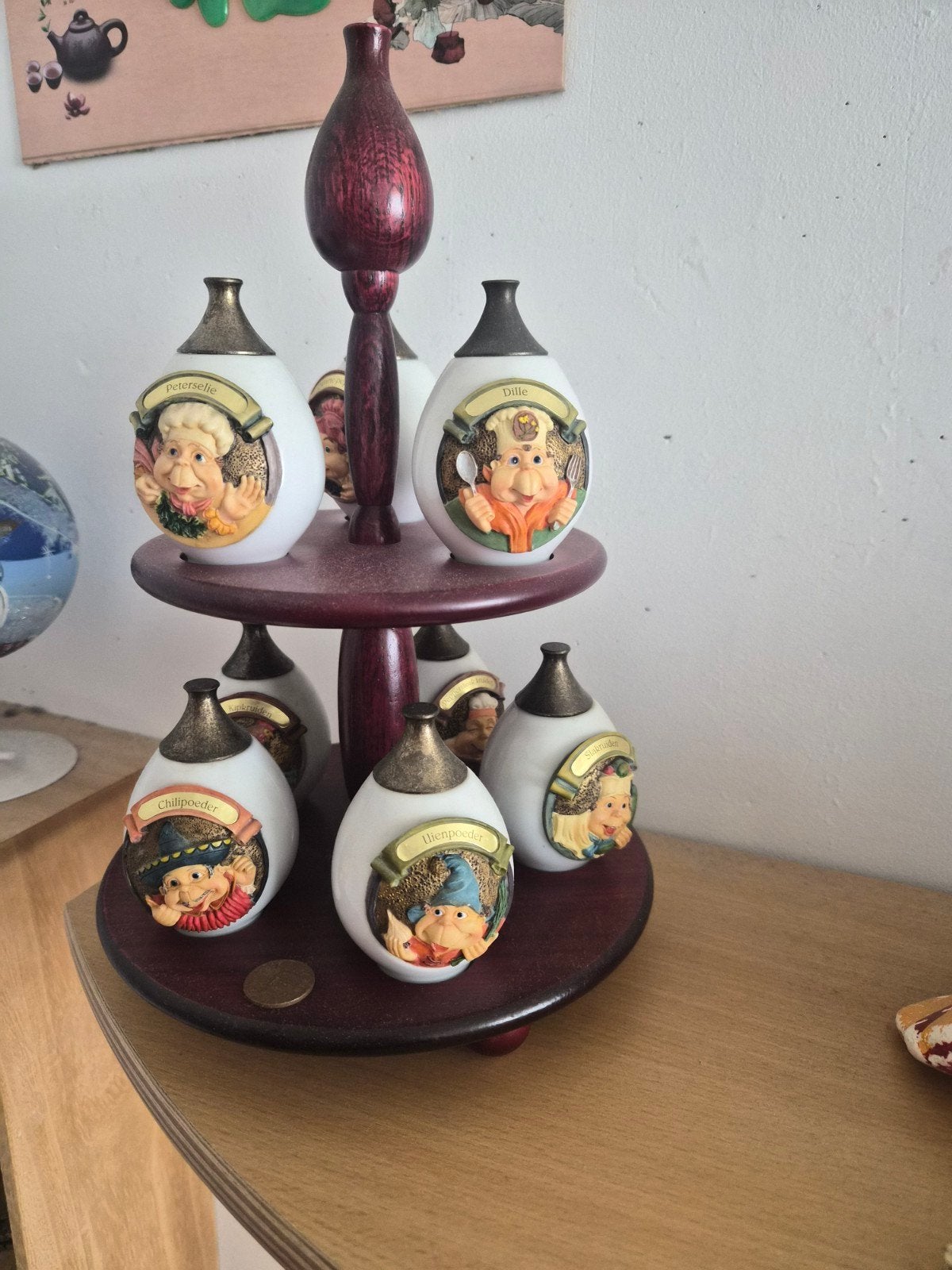Vintage kruidenpotjes met houten rek en carrousel, Ophalen