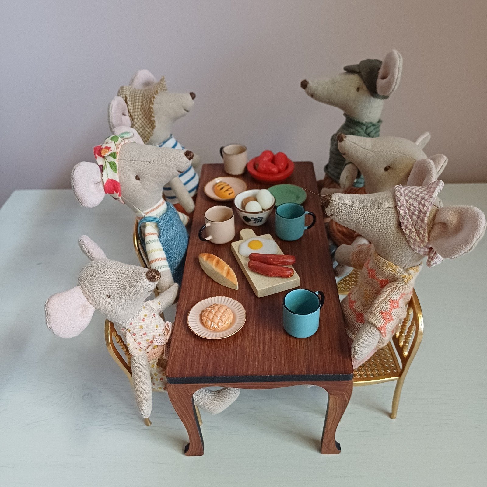 Maileg Poppenhuis Meubels: Eettafel en Stoelen (6 stuks), Ophalen of Verzenden, Zo goed als nieuw, Poppenhuis