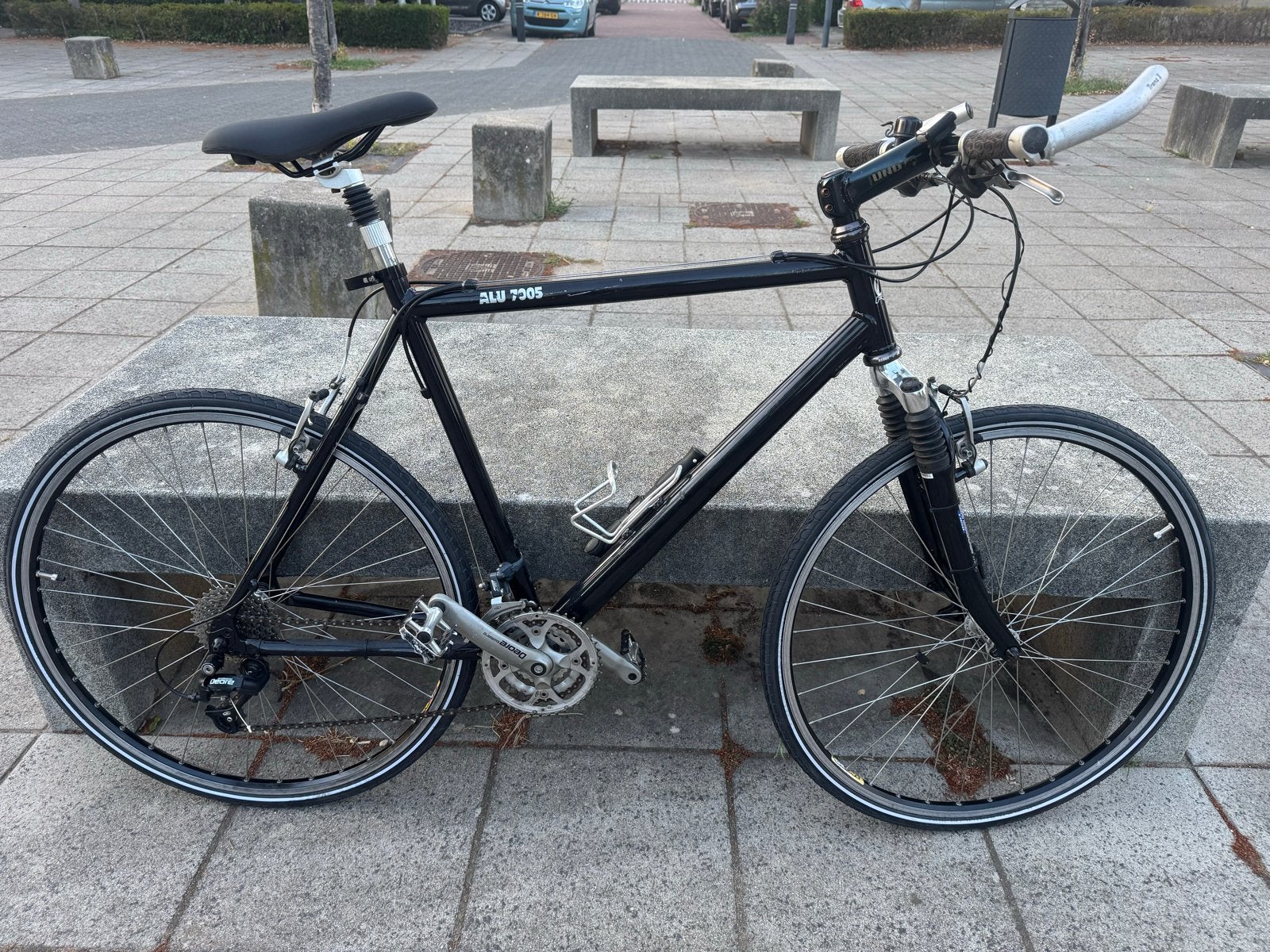 Zwarte Kinesis ALU 7005 fiets met 21 versnellingen, 28 inch, Gebruikt, Velgrem, Ophalen