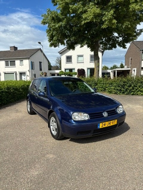 Volkswagen Golf 1.6 16v 77KW 2002 Blauw, Voorwielaandrijving, Stof, 1145 kg, Zwart