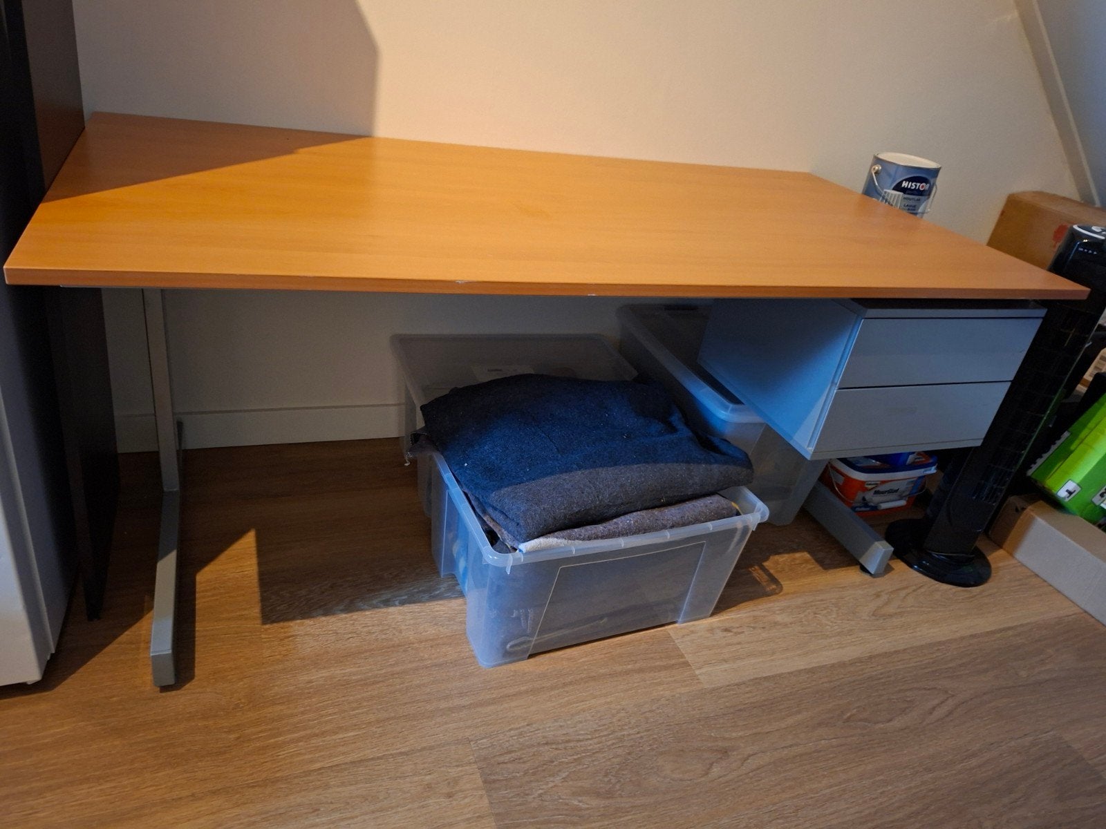 te koop zeer stevige bureau 160x80cm, Huis en Inrichting, Bureaus, Ophalen
